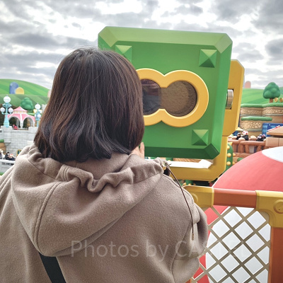 双眼鏡をのぞいいる風に撮影♪