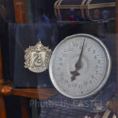 USJ／ハリーポッターエリアのショーウインドウ