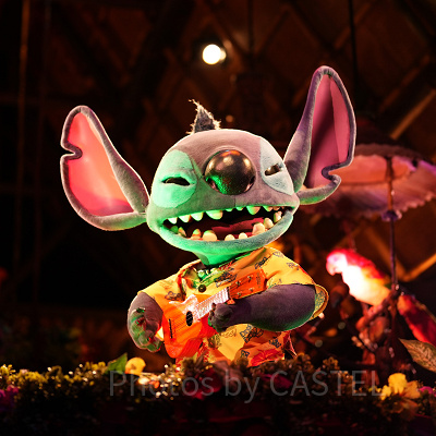 熱唱するスティッチ