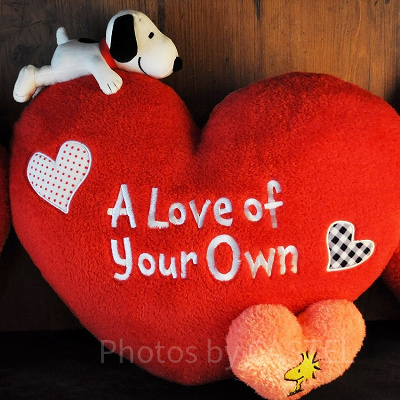 スヌーピー「A Love of Your Own」クッション