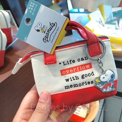 スヌーピーのキャンバス生地ミニポーチ