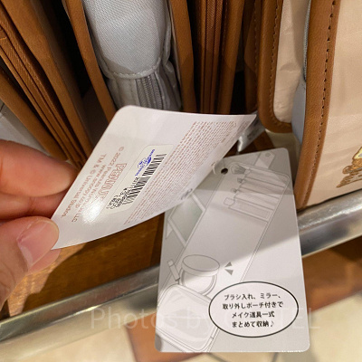 スヌーピーのメイクポーチ／USJクリスマスグッズ2022