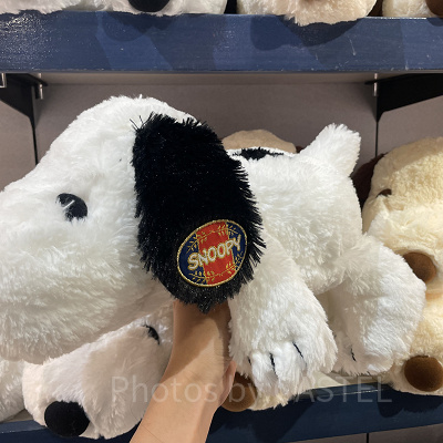 スヌーピーのぬいぐるみ