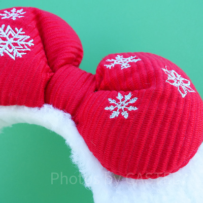 ディズニークリスマスカチューシャには雪の結晶の刺繍