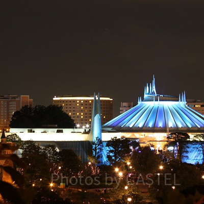 夜のスペース・マウンテン