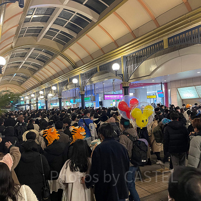 舞浜駅入場規制の様子（平日21時半頃）