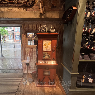 スチームボート・ミッキーズのスーベニアメダルの機械