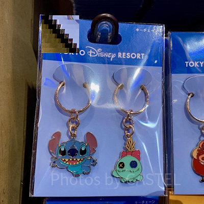 スティッチ＆スクランプのキーチェーン