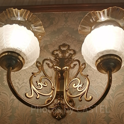 イースト・サイド・カフェのおしゃれな室内灯