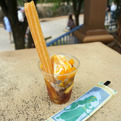 チャイシュガーチュロスを使用した「サルタンズサンデー」も新発売！