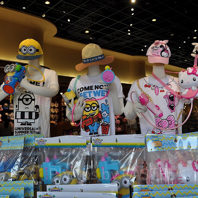 サマーグッズのディスプレイ／USJ（2019年）