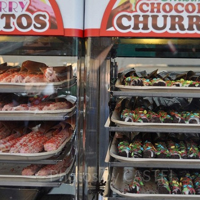 スウィートストロベリーチュリトス（左）