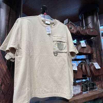 Tシャツ〔USJ×進撃の巨人〕