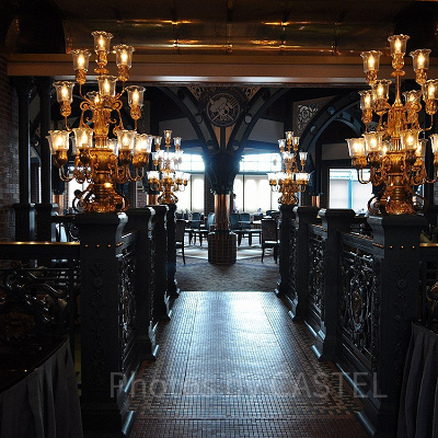 ロンバーズランディングの店内は照明が美しい／USJ