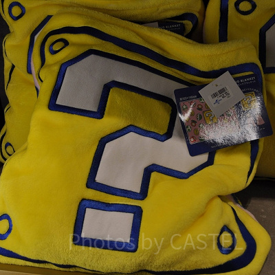 スーパーマリオの総柄ブランケットを収納した形