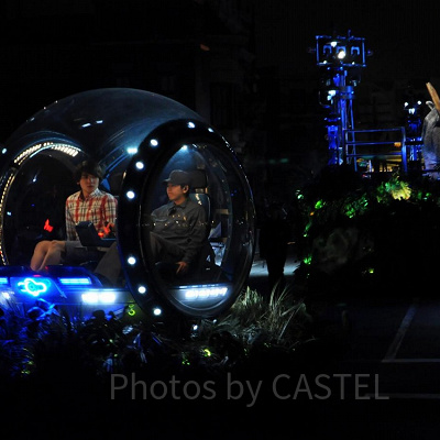 映画『ジュラシックワールド』に登場した球体の乗り物も登場！／USJ新ナイトパレード