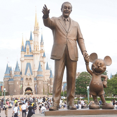 ディズニーランド＆シーの本格再開の時期は未定