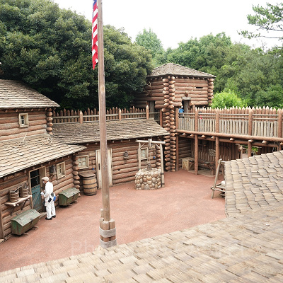 トムソーヤ島のサムクレメンズ砦には自動販売機がある