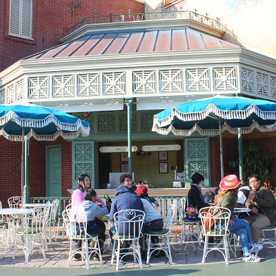 ゆっくりできるテラス席もあります♡