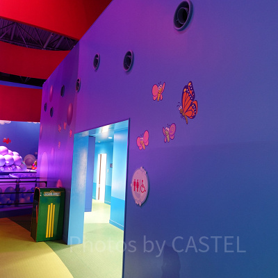 ユニバ(USJ)のトイレ：エルモのバブルバブル横のトイレ