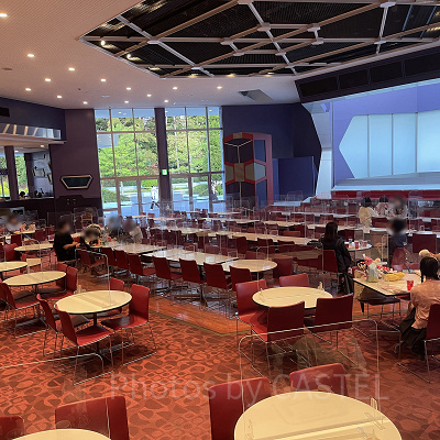 トゥモローランドテラスの席