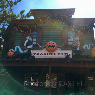 トレーディング・ポストのハロウィーンデコレーション