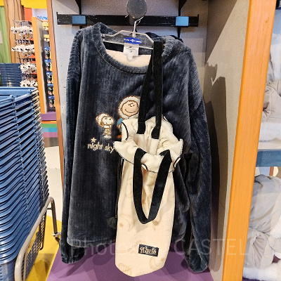 ユニバクリスマスグッズ2024：レディス向けルームウェア（冬服スヌーピー&チャーリー）