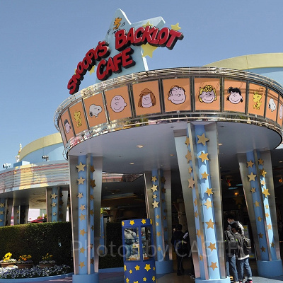 ユニバのケーキ：スヌーピーのバックロットカフェ