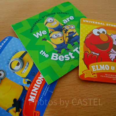 ユニバの「We are Best Team」シール（中央）