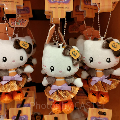 ユニバハロウィン2022グッズ：ハローキティ　ぬいぐるみキーチェーン