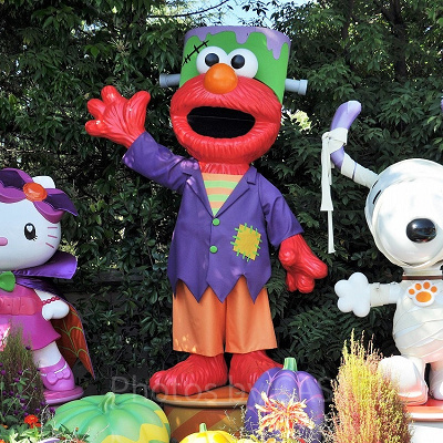 ハロウィーンのユニバーサルワンダーランド入口(2019年)