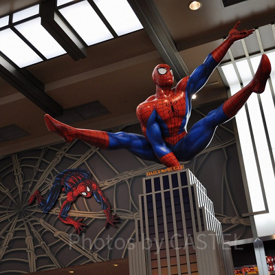 USJ「アメイジング・スパイダーマン・ストア」／スパイダーマンの装飾| キャステル | CASTEL ディズニー情報