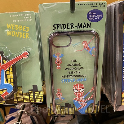USJスマホケース：スパイダーマンのスマホケース「WEBBED WONDER」（2,600円）
