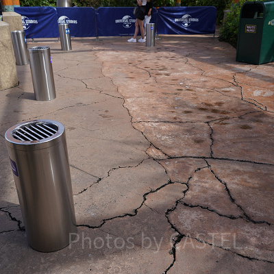 USJの喫煙所：ロストワールドレストラン入口の左隣