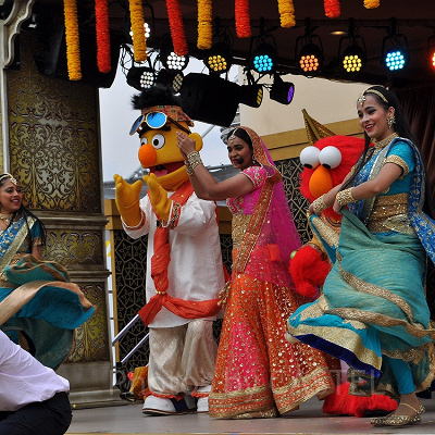 USJのワールド・ストリート・フェスティバル「セサミストリート・ボリウッド」