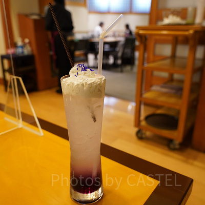 USJ×呪術廻戦コラボレストラン＆フード：“禪院真希”「バイオレットソーダ」