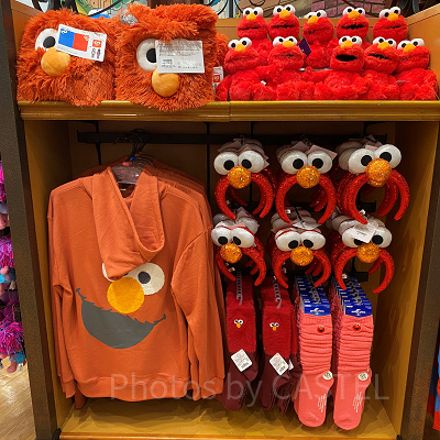 USJ2024冬グッズ/エルモの展示コーナー