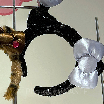 USJ/ハローキティ黒スパンコール×白リボンのカチューシャ