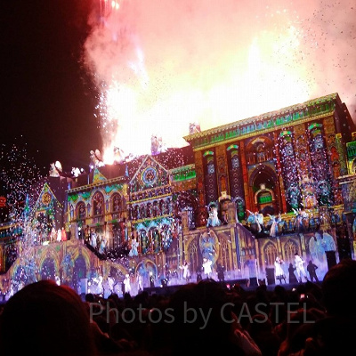 USJの「天使のくれた奇跡Ⅲ」/エンディングには紙吹雪とたくさんの花火が上がる