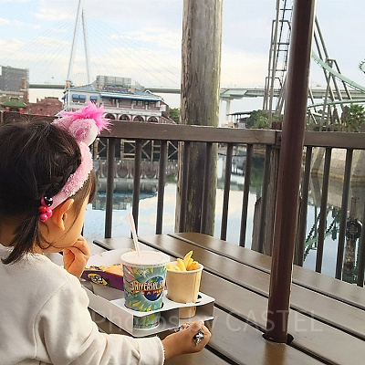 ボートウォーク・スナックの隣のイートスペースからのながめ