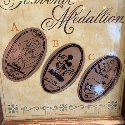 ビレッジショップスのスーベニアメダル（2025年10月）