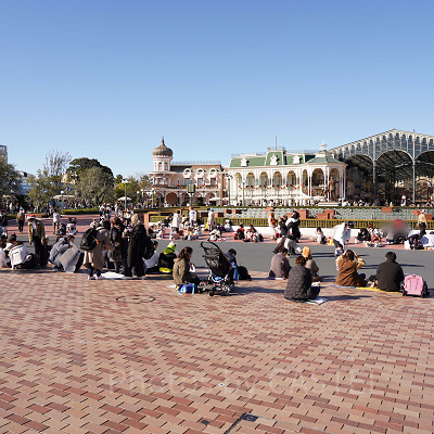 パレード待ちの様子（12時55分時点）