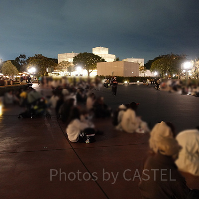 パレード待ち（エレクトリカル・パレード）の混雑状況／18:30