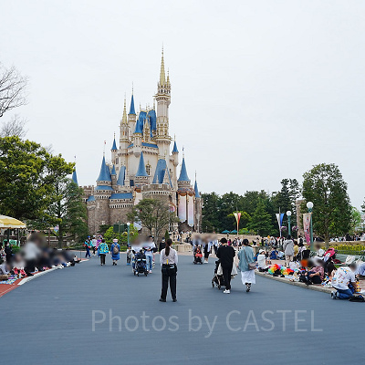 パレードを待っている様子