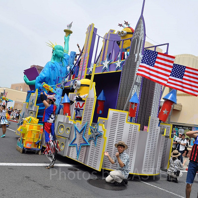 ウォーターサプライズパレード／ミニオンフロート