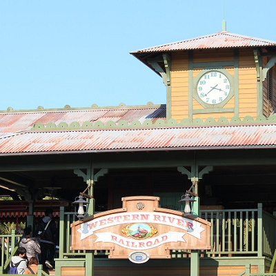ウエスタンリバー鉄道の駅