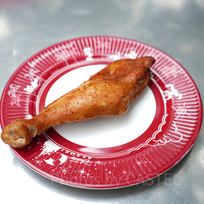 スパイシースモークチキンレッグはどんな味？