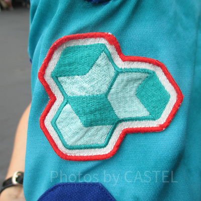 腕についたマークの意味は…？