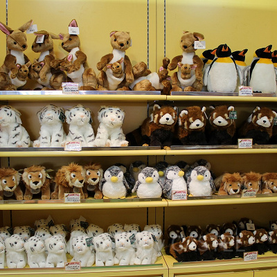 ホワイトタイガーやカンガルー、かわいいぬいぐるみが勢ぞろい