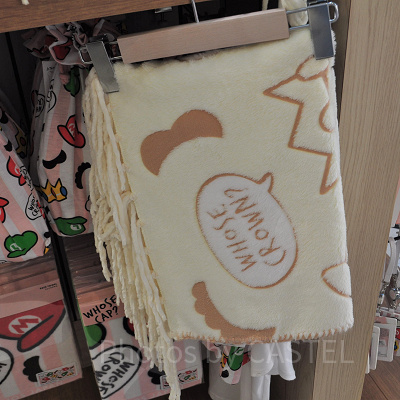 WHOSE CAP?　ブランケット開いたところ